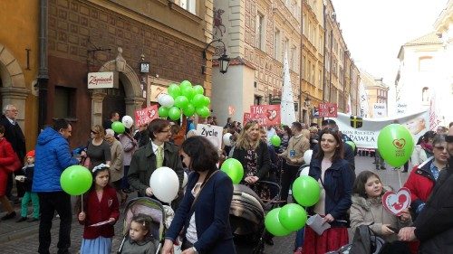 Polen: Tausende demonstrieren für Leben und Familie 