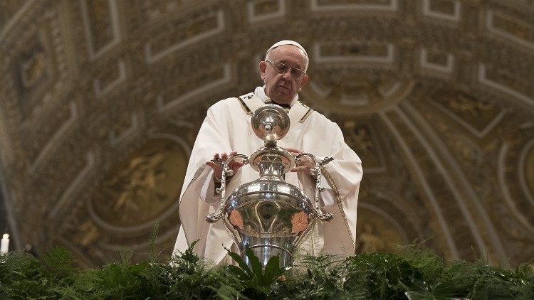 2018.03.29 Papa Francesco nella basilica di San Pietro celebra la Messa Crismale, Settimana Santa 2018