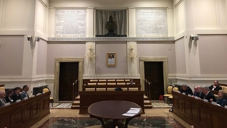 Sitzungssaal zweier Päpstlicher Akademien in der Casina Pio VI. in den Vatikanischen Gärten