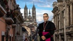 nuevo arzobispo Quito OK.jpg