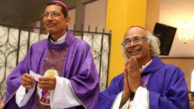 Le cardinal Leopoldo Brenes, archevêque de Managua, et Mgr Jorge Solórzano Pérez, évêque de Granada, le 9 avril 2019 