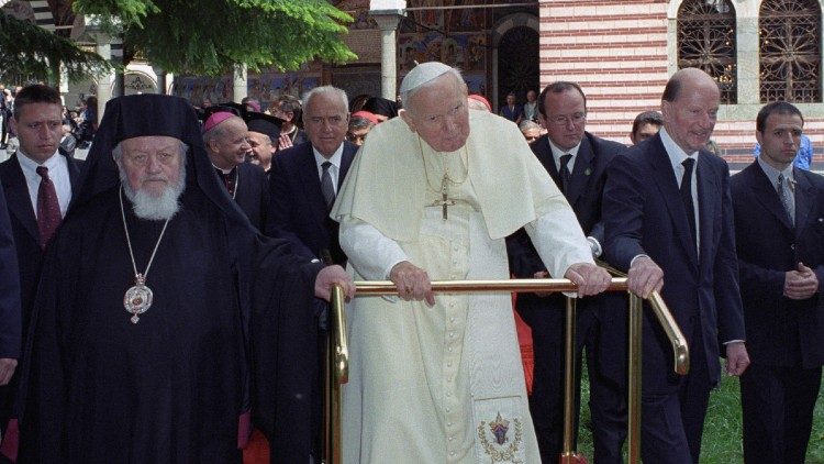 Папа Йоан Павел II в Рилския манастир, май 2002. 