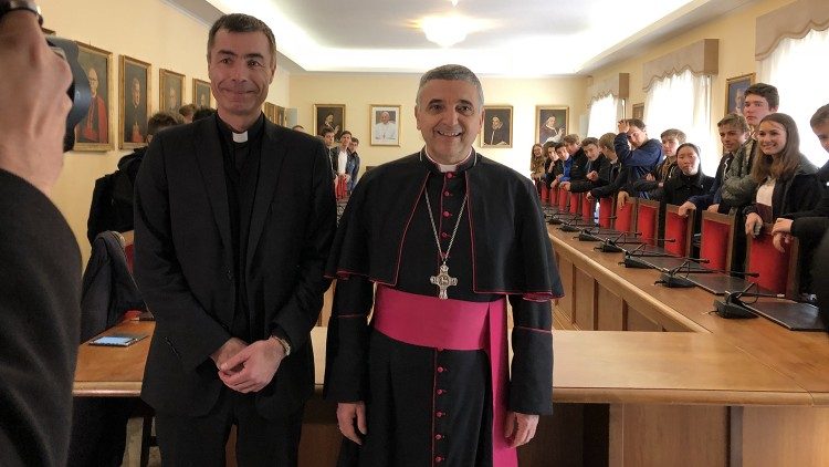 Kardinal Becciu und Erzbischof Lebrun 