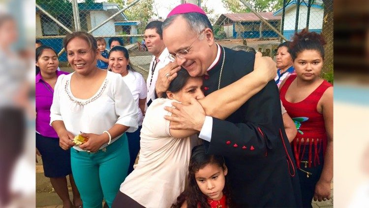 Würde lieber bei seinem Volk bleiben: Managuas Weihbischof Silvio Baez