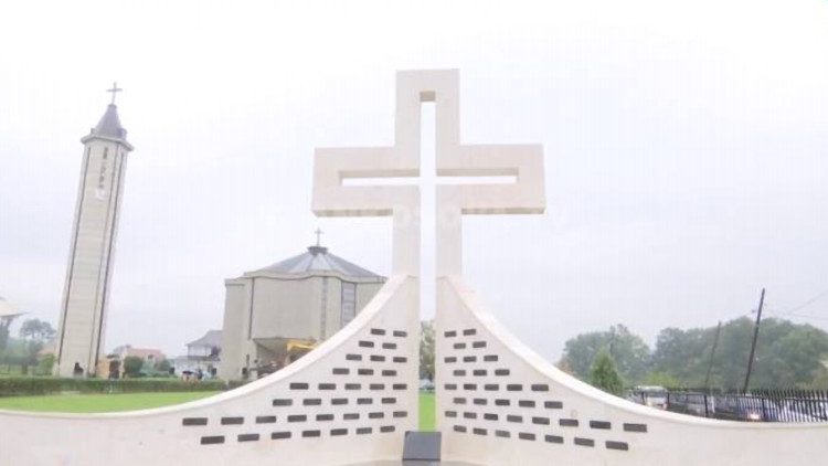 Kisha famullitare ‘Zoja Rruzare’ në fshatin Bishtazhin, Gjakovë, dhe përkujtimorja e martirëve të këtij komuniteti kishtar shqiptar