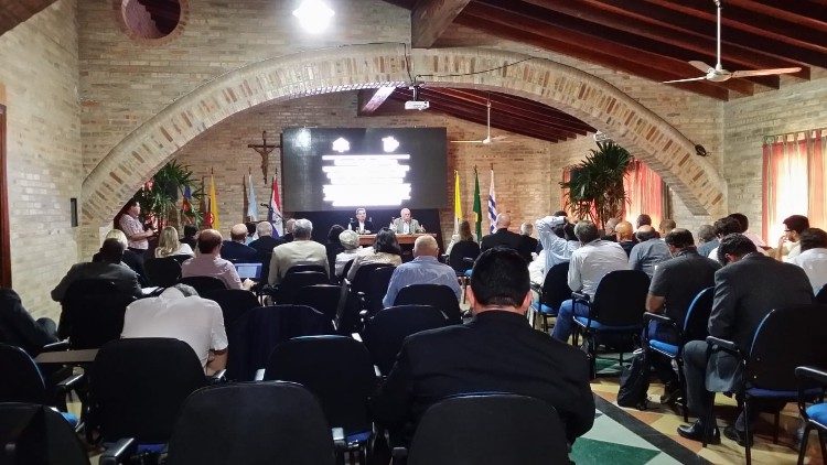 Reunião do Celam no Paraguai em abril passado