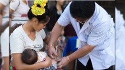 Unicef - Vaccinazione in LaosAEM.jpg