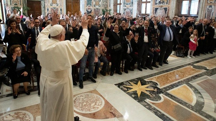 教宗接见聋人