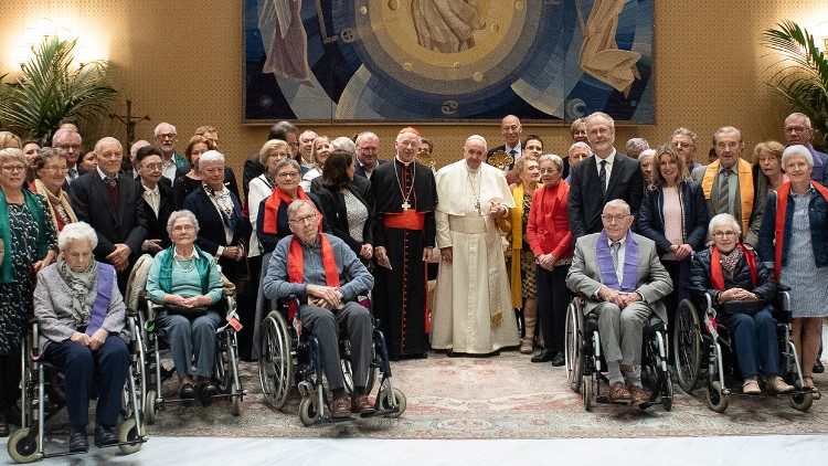 البابا فرنسيس يستقبل جوقة من مركز لرعاية مرضى الزهايمر في بلجيكا 3 نيسان أبريل 2019