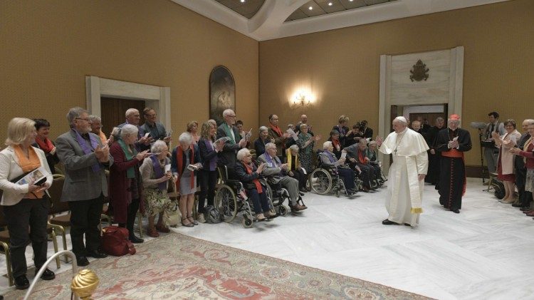 2019.04.03 Udienza  Papa Francesco : Coro disabili Mentali Arcobaleno con il card. De Kesel - Belgio