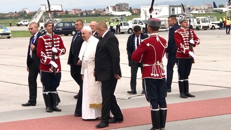  Papa arriti në Bullgari