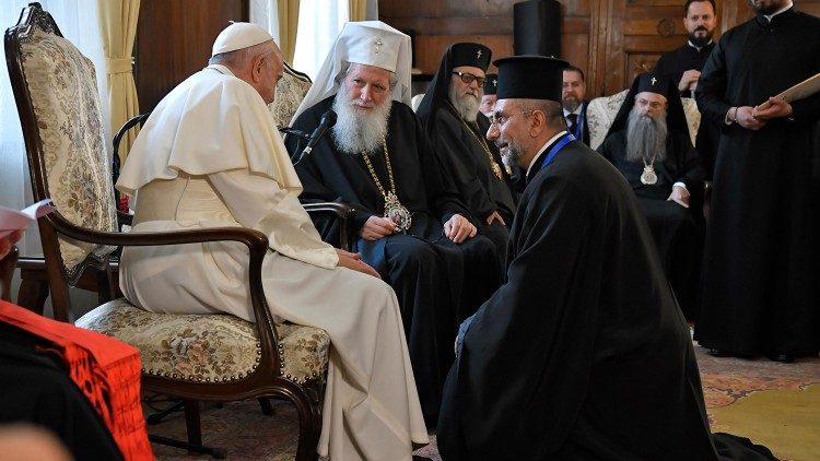 Дякон Иван на срещата между папата и патриарх Неофит