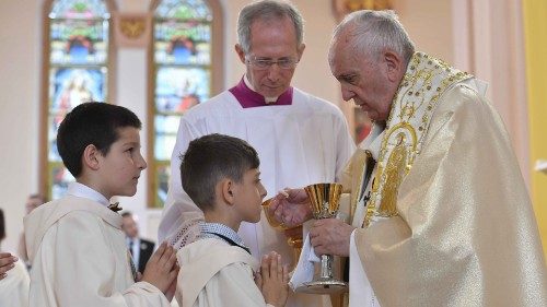 Papa alla Messa di Rakovski: più uniti a Gesù, “Cristiani” è nostro cognome