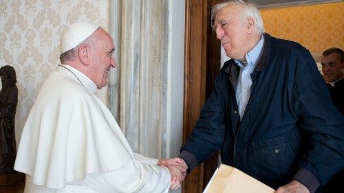 Påven ber för L’Arche i samband med Jean Vaniers begravning 