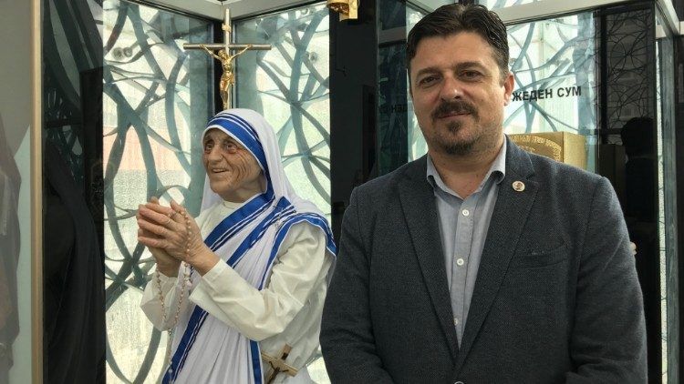 2019.05.07 Viaggio apostolico Papa Francesco Bulgaria Memorial House Madre Teresa 10.JPG