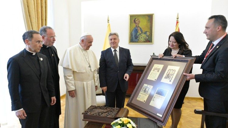 Papež Frančišek in predsednik Severne Makedonije Gjorge Ivanov