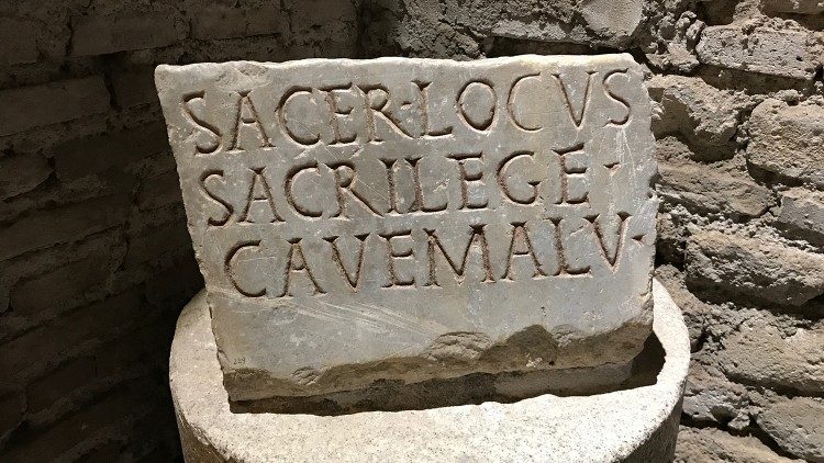 Detail z Domitiliných katakomb v oblasti Via Appia na juhu Ríma