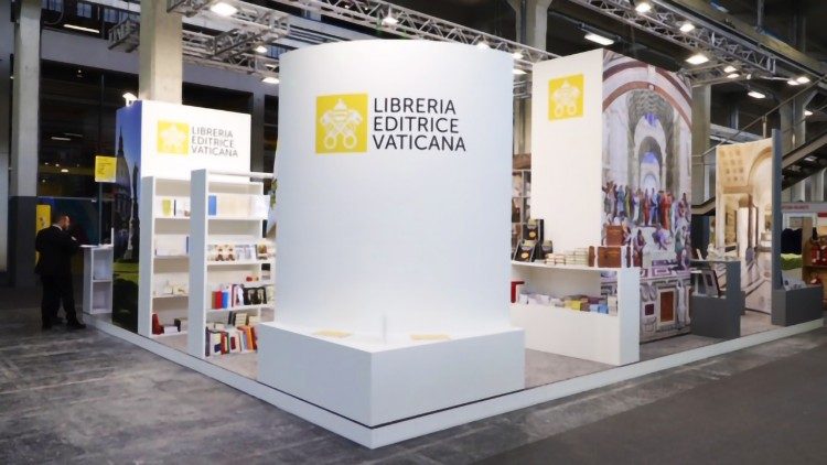 Павилионът на Ватиканското издателство LEV на Салона на книгата в Торино
