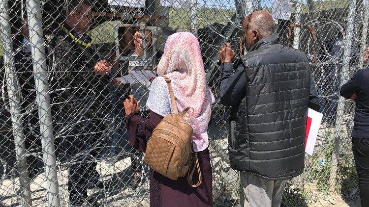 Las restricciones para salir del Campo de Refugiados acentúa los síntomas de estrés postraumático que dificultan la integración de los migrantes.