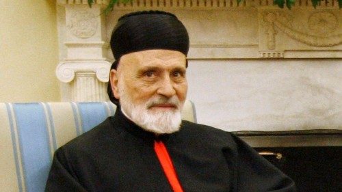 Francesco ricorda il cardinale Sfeir, “grande figura nella storia del Libano”