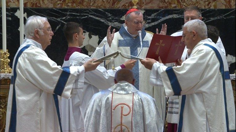 帕罗林枢机主持赫梅尔莱斯基晋牧礼