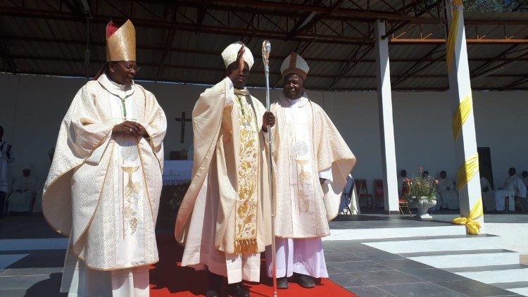 D. Leopoldo Ndakalako, Bispo de Menongue, em Angola