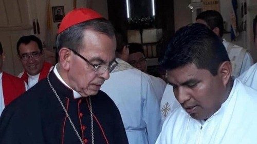 El Salvador: Asesinado otro sacerdote. El segundo en un año