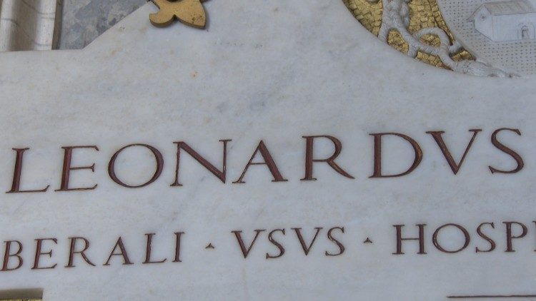 La targa che ricorda il soggiorno in Vaticano di Leonardo da Vinci