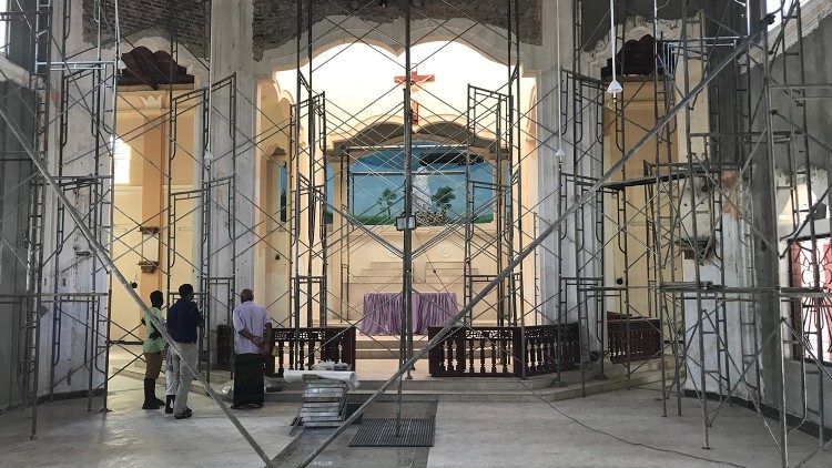 Foto z Kostola sv. Šebastiana v Negombo na Srí Lanke, mesiac po útokoch (máj 2019)