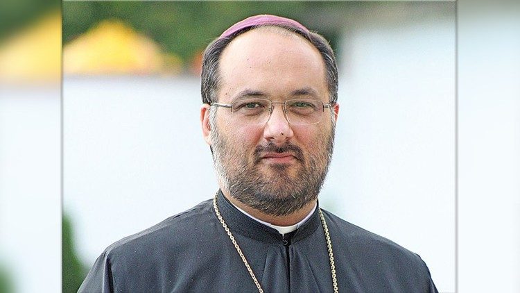 Dom Mihai Cătălin Frățilă, bispo da Eparquia greco-católica "São Basilio Magno" em Bucarest e coordenador da viagem