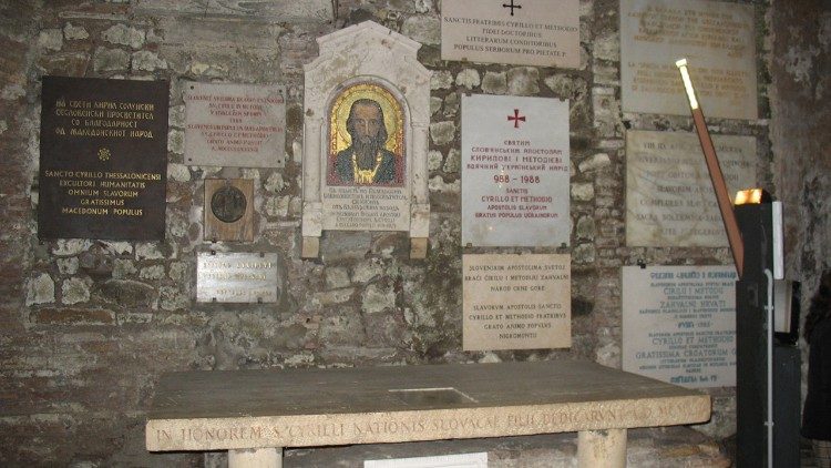 Паметни плочи от славянските народи в чест на св. Константин-Кирил Философ. 