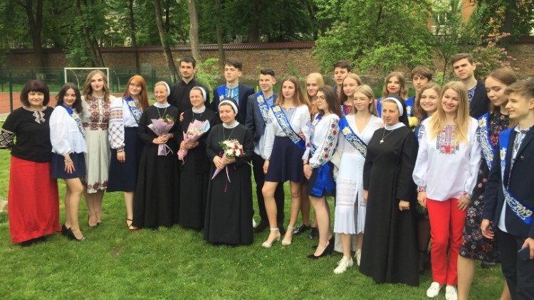 Fine dell'anno scolastico nella scuola cattolica a Ivano-Frankivsk (Ucraina) 