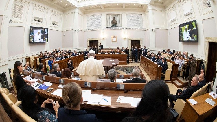 Påven talar i Påvliga Vetenskapsakademin 