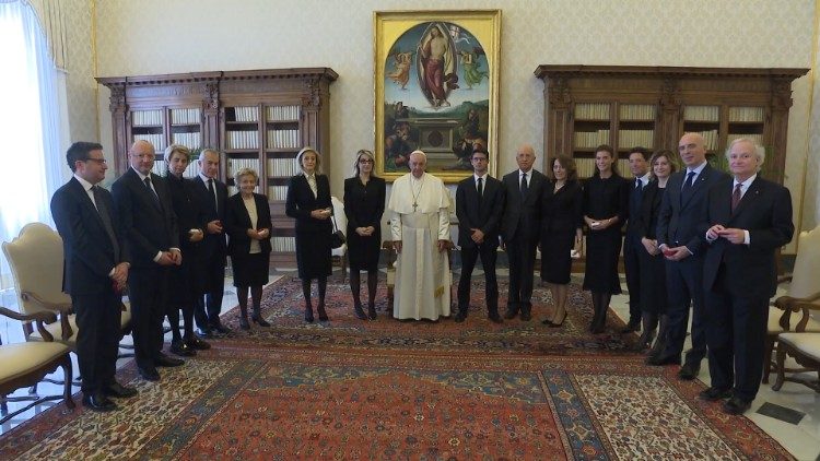 A Guido Carli Alapítvány képviselői a pápánál