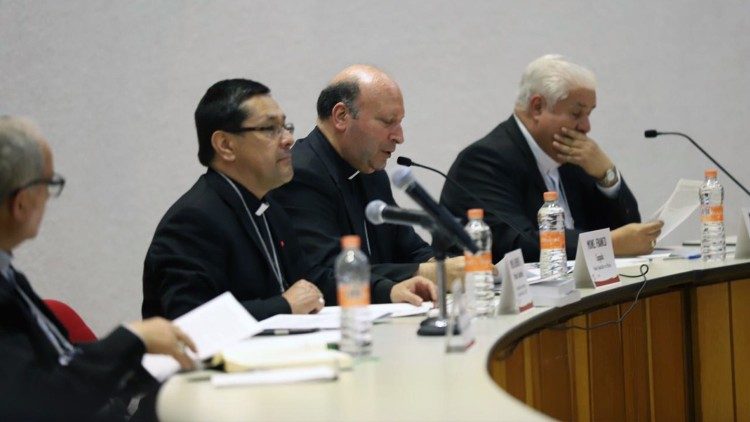 Obispos del México en plenaria, en una foto de archivo