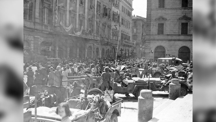 Giugno 1944 sc510 Ingresso truppe alleate a Roma_1.jpg