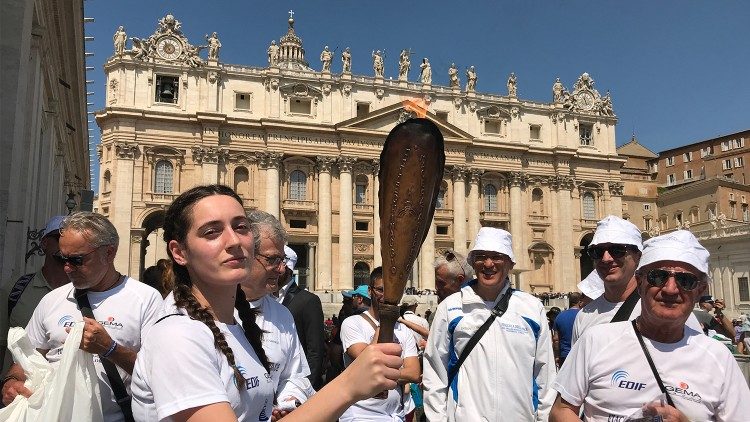 La Fiaccola della Pace a Piazza San Pietro nel 2019