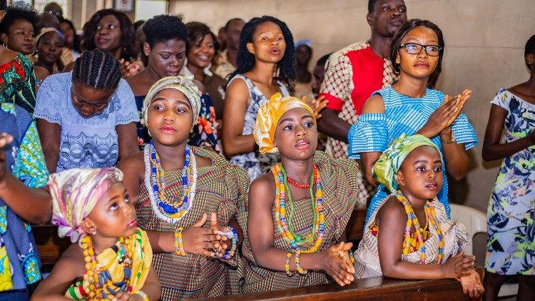 2019.06.06 Parrocchiani della parrocchia di San Kizito in Accra Ghana
