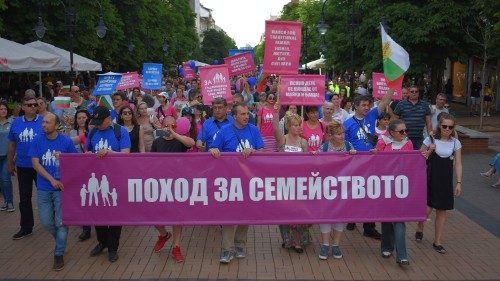 Поход за семейството събра гражданите в петте големи града на България