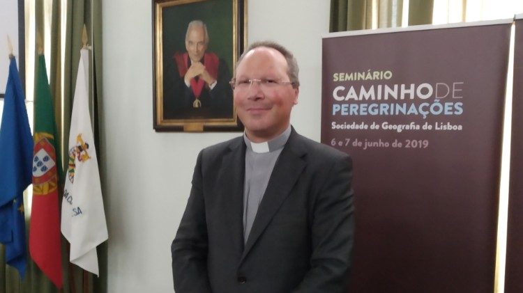 Ректор богородичного святилища в Фатиме о. Карлос Кабесиньяс
