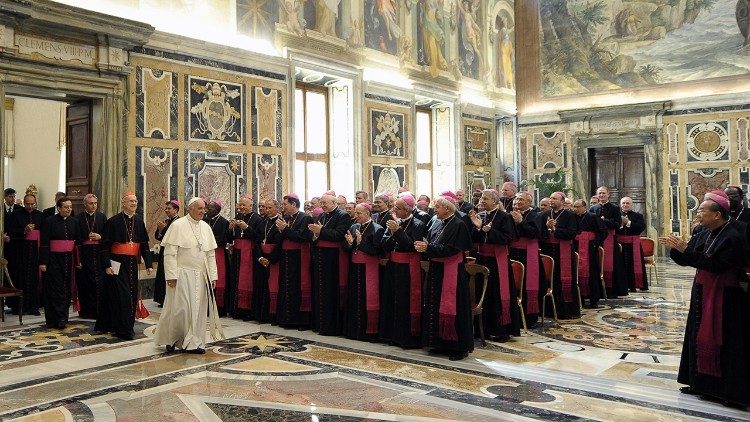 Prvo srečanje papeških predstavnikov s papežem Frančiškom, 2013