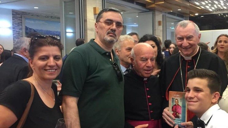 Sekretari Shtetit të Vatikanit, Kardinali Pietro Parolin në Prishtinë me dom Lush Gjergjin e të tjerë