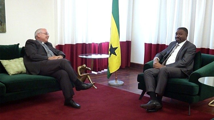 D. Manuel António Mendes dos Santos e o Primeiro Ministro Jorge Bom Jesus