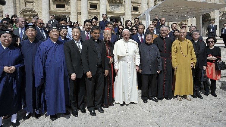 Pope Francis with leaders of 6 religions in Hong Kong