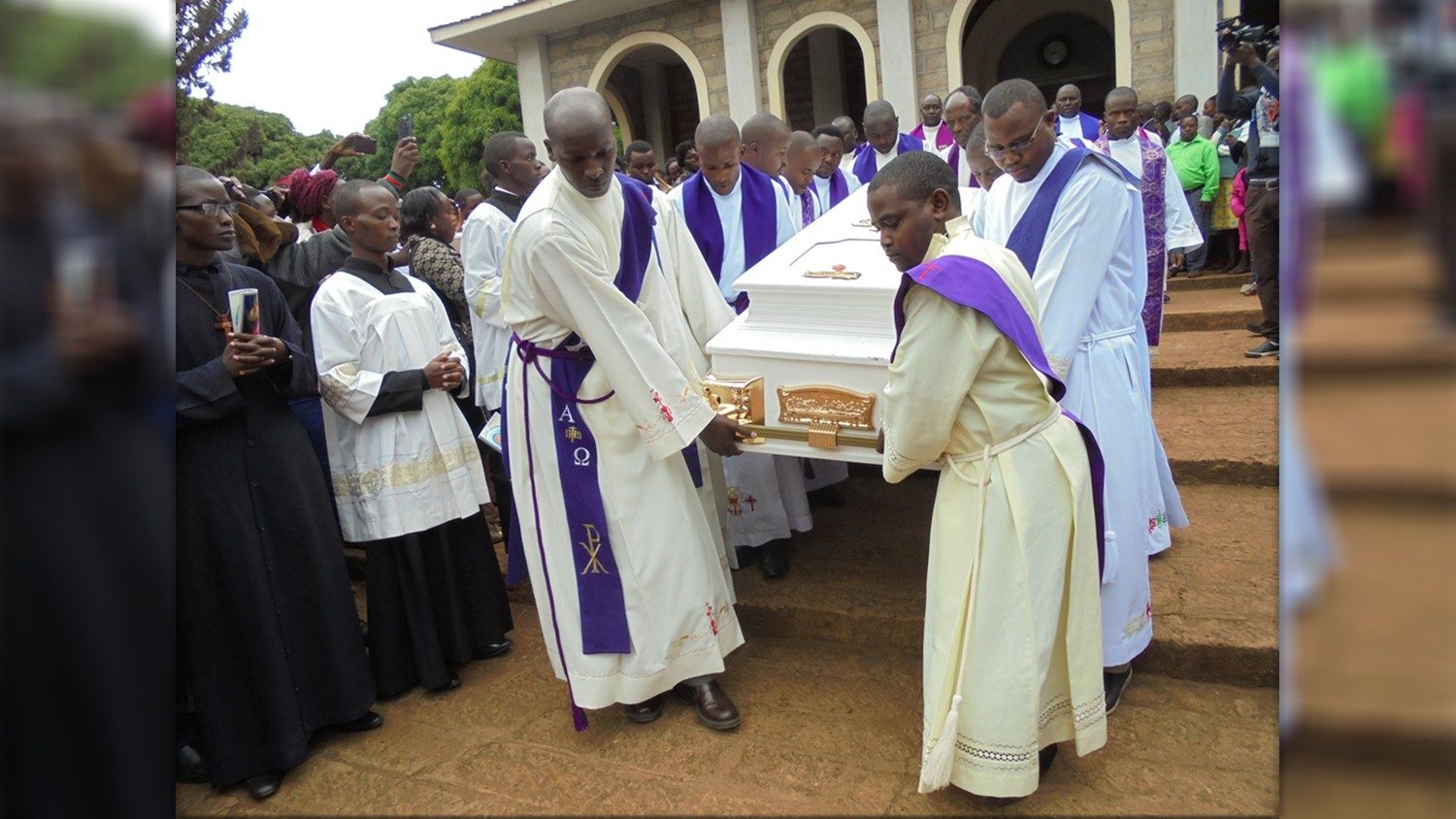 Sombre mood as slain Meru Priest laid to rest - Vatican News