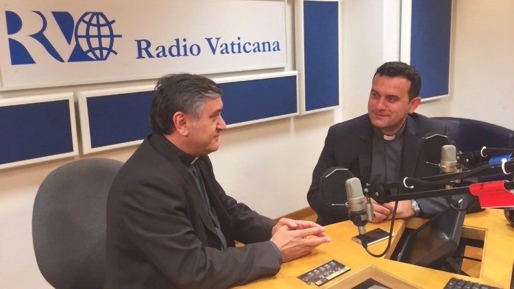 Ipeshkvi dioqezës së Rrëshenit të Mirditës, imzot Gjergj Meta në studio të Radio Vatikanit  me dom David Gjugja     
