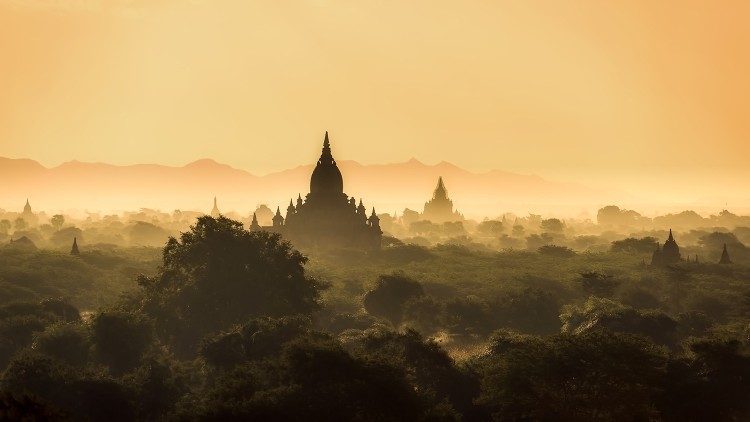 Myanmarské pagody, ilustrační foto