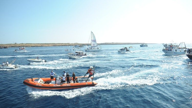 Na Lampedusę wciąż przybywają uchodźcy