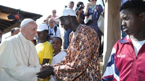Påven firar mässa med migranter på 6-årsdagen sedan besöket på Lampedusa