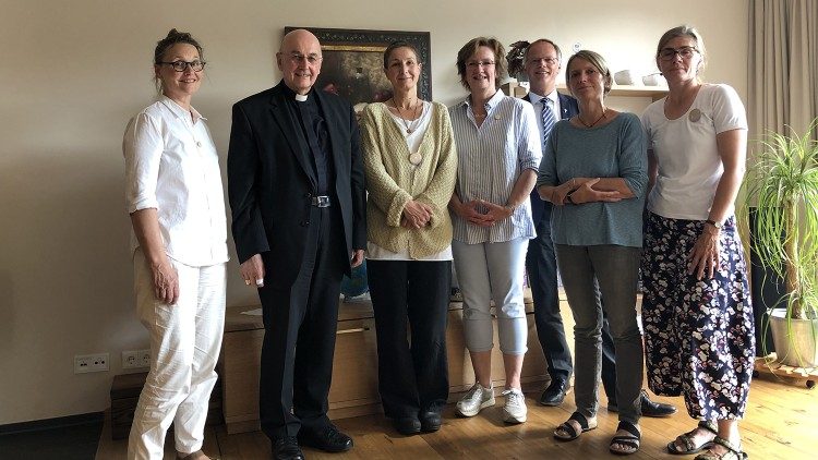 Bischof Genn mit den Vertreterinnen von Maria 2.0 (Foto: Bistum Münster)